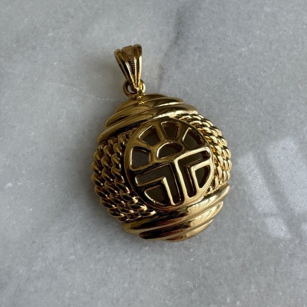 Louis Feraud Bijoux Golden Pendant Vintage